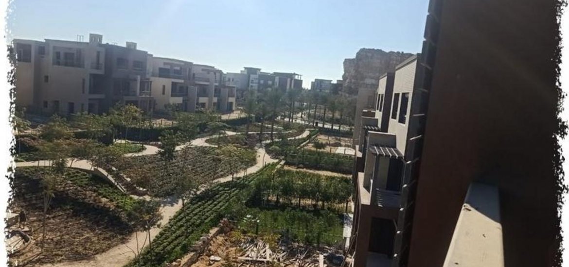 Townhouse in New Giza, 6th of October, Egypt, 4 bedrooms, 305 sq.m. No. 1253 - 1