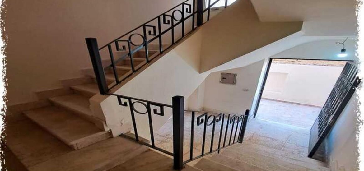 Building in 6th of October, Egypt, 770 sq.m. No. 1289 - 12